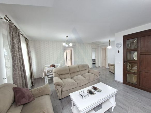 Casa individuala 5 camere 2 bai cu pivnita si pod in Selimbar