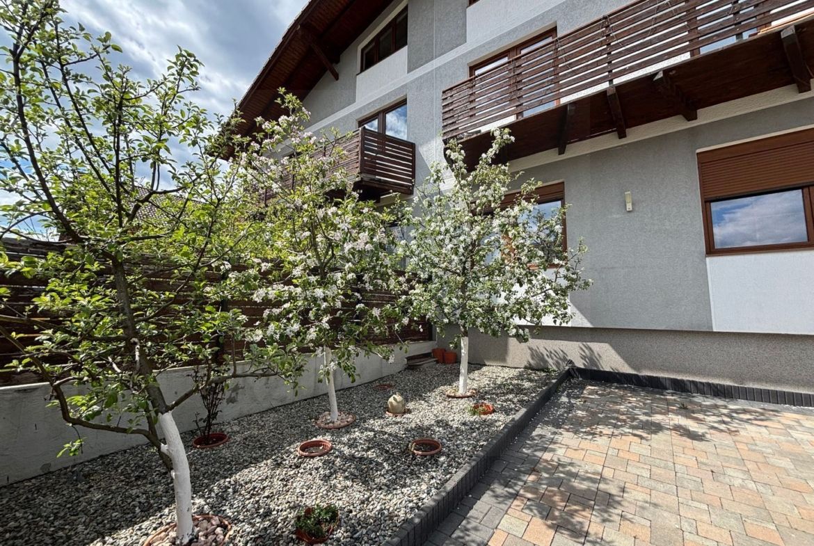 Casa la cheie 5 camere 350 mp curte libera 4 bai P+1+M Arhitectilor - foto 6