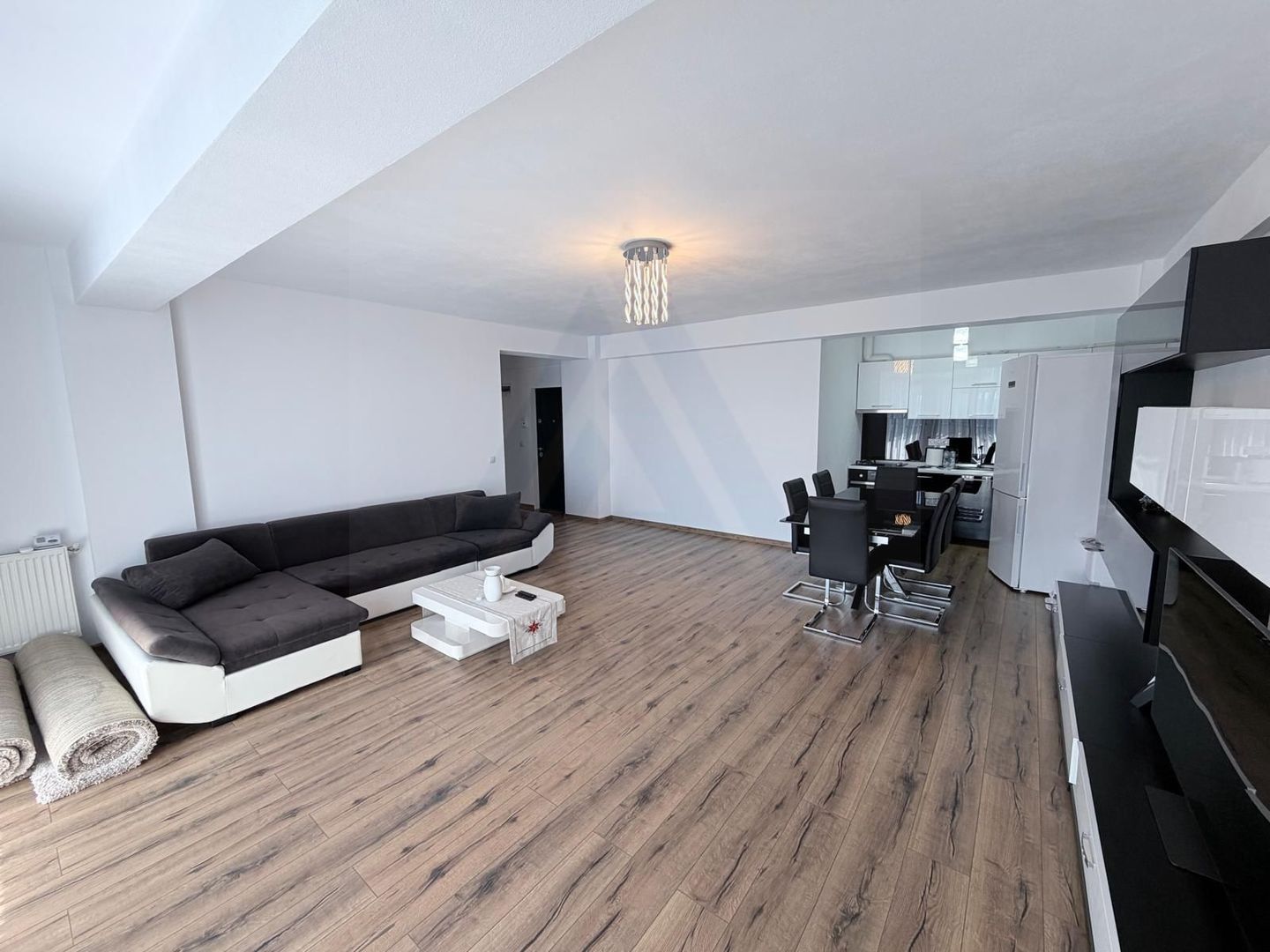 Apartament modern 80 mp  3 camere 2 balcoane  zona Doamna Stanca