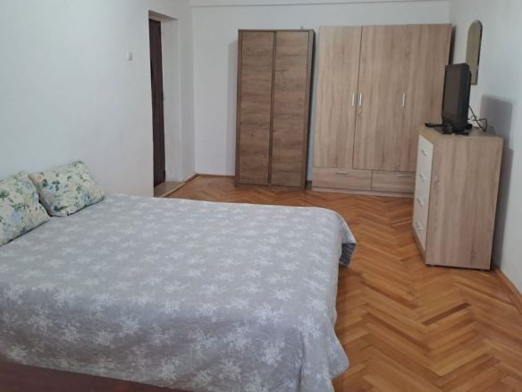 De inchiriat  apartament 2 camere Ultracentral, et. 1, 1800 lei