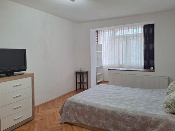 De inchiriat  apartament 2 camere Ultracentral, et. 1, 1800 lei