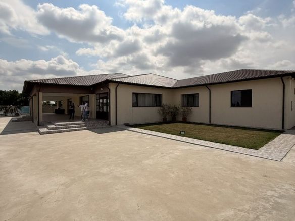 Oportunitate de Investiție: Salon de Evenimente cu Piscină – comuna Pechea