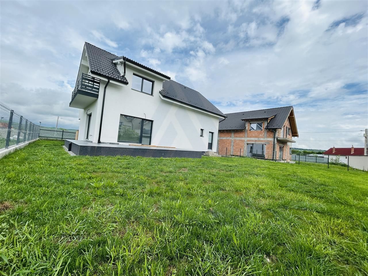 Casa intabulata premium finisata 5 camere curte 490 mp in Cristian - foto 3