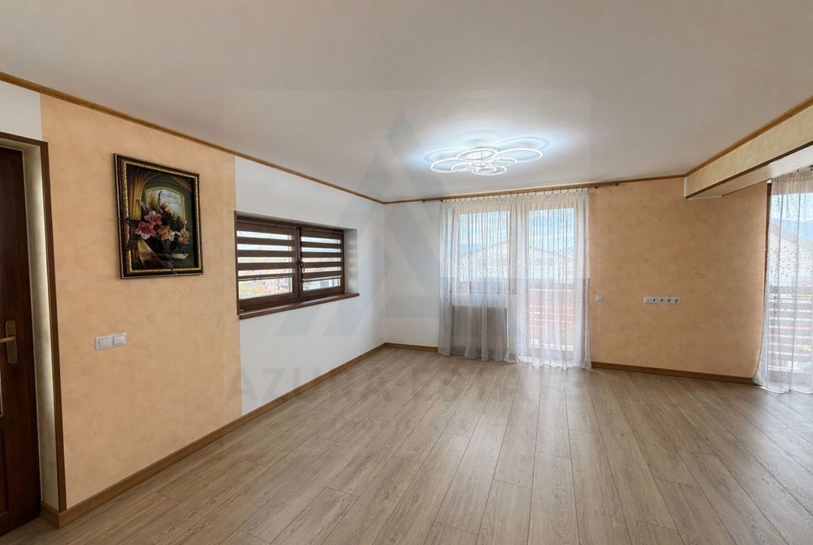 Casa la cheie 5 camere 350 mp curte libera 4 bai P+1+M Arhitectilor - foto 12