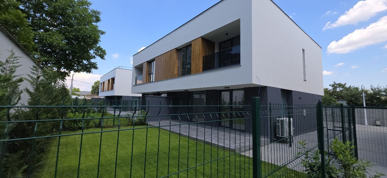 Giulesti  duplex P+1 4 camere de vanzare