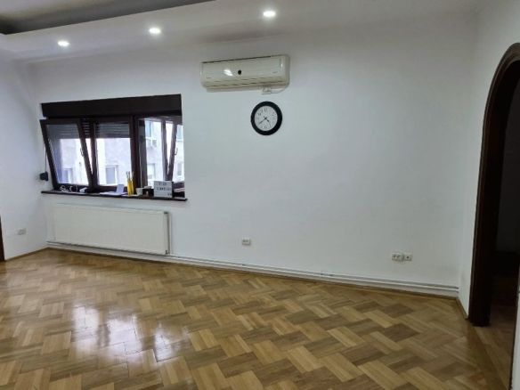 Dacia apartament 4 camere nemobilate de inchiriat - foto 2