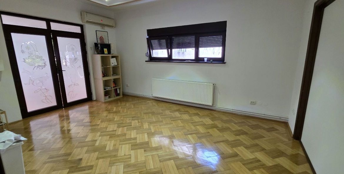 Dacia apartament 4 camere nemobilate de inchiriat - foto 3
