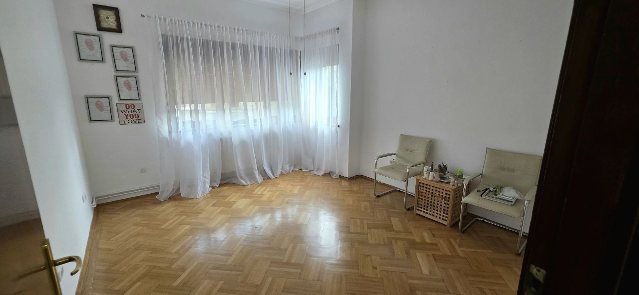 Dacia apartament 4 camere nemobilate de inchiriat - foto 4