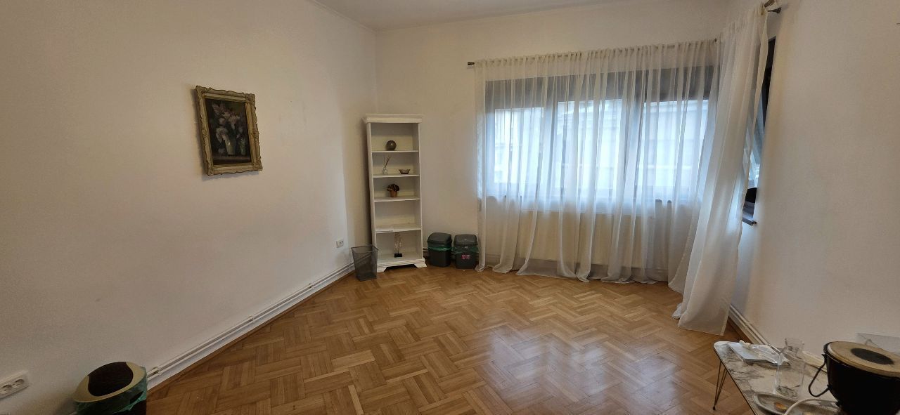 Dacia apartament 4 camere nemobilate de inchiriat - foto 5
