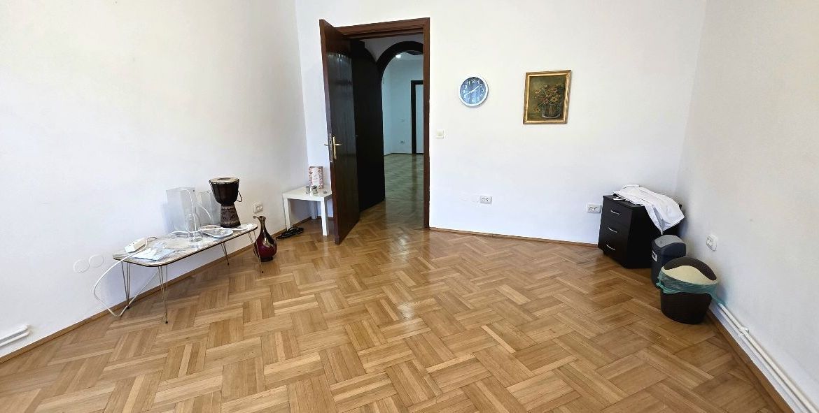 Dacia apartament 4 camere nemobilate de inchiriat - foto 6