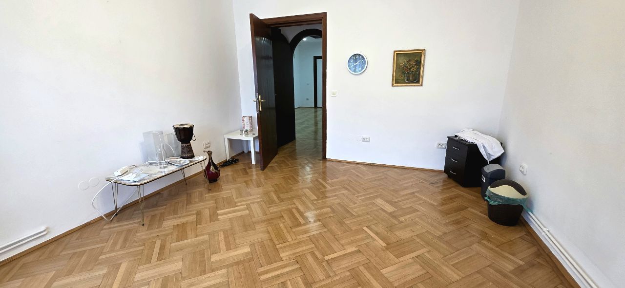 Dacia apartament 4 camere nemobilate de inchiriat - foto 6