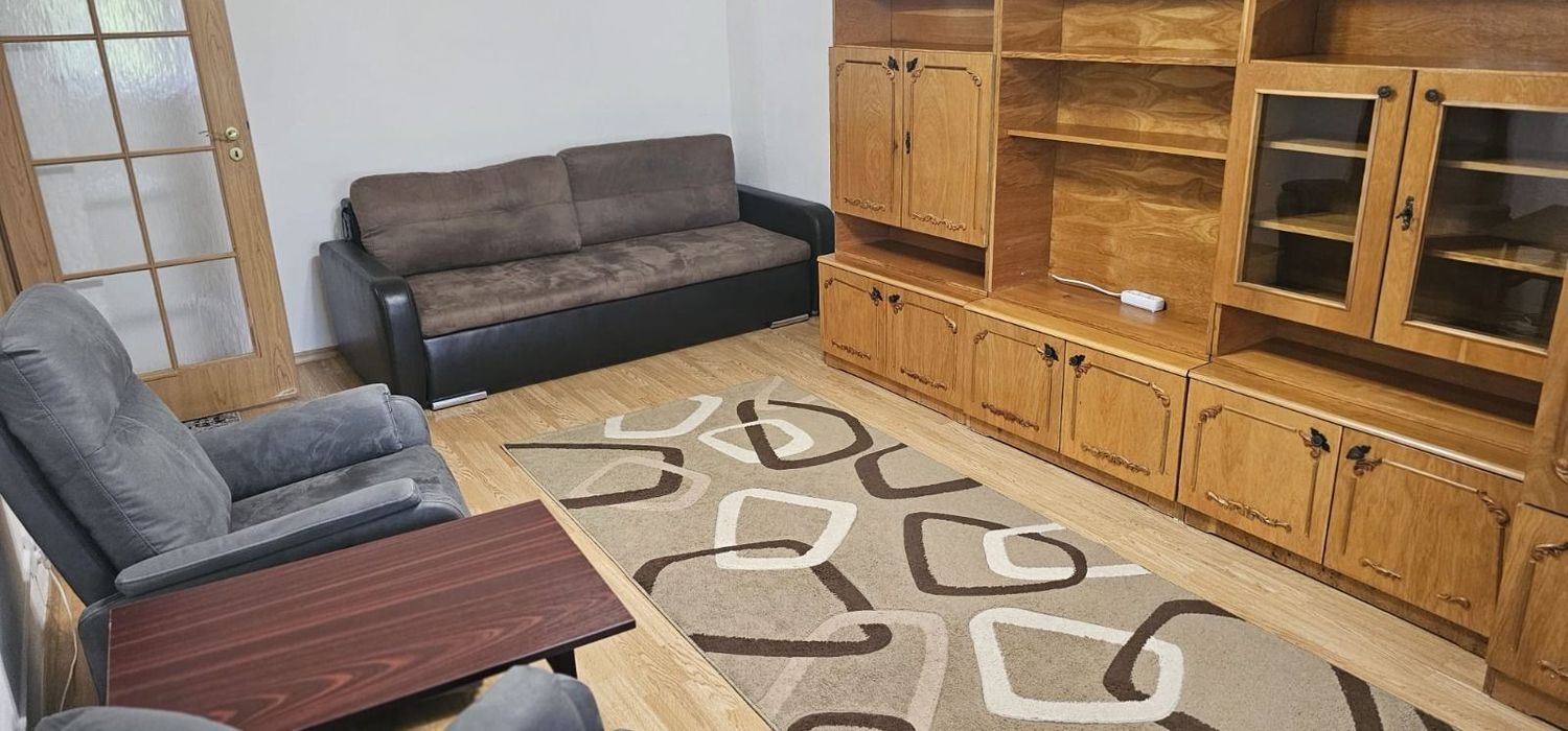 De inchiriat apartament cu 2 camere, etaj 4/4 Piata Centrala, 360 euro - Imagine principala