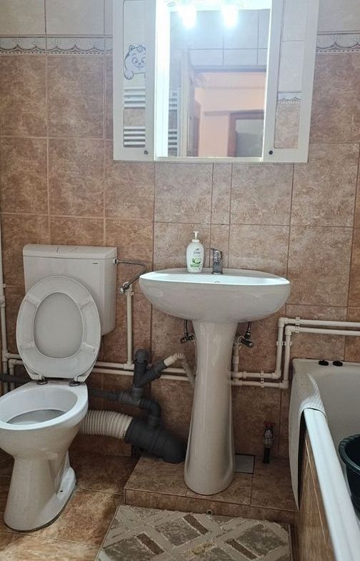 De inchiriat apartament cu 2 camere, etaj 4/4 Piata Centrala, 360 euro - foto 2
