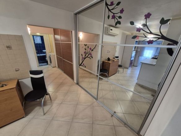 De inchiriat apartament cu 3 camere, etaj 3, Micro 16, 450 euro - Imagine principala