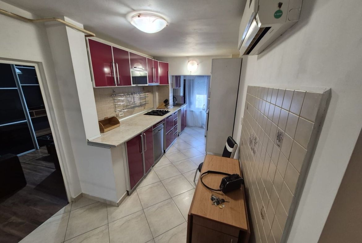 De inchiriat apartament cu 3 camere, etaj 3, Micro 16, 450 euro - foto 2