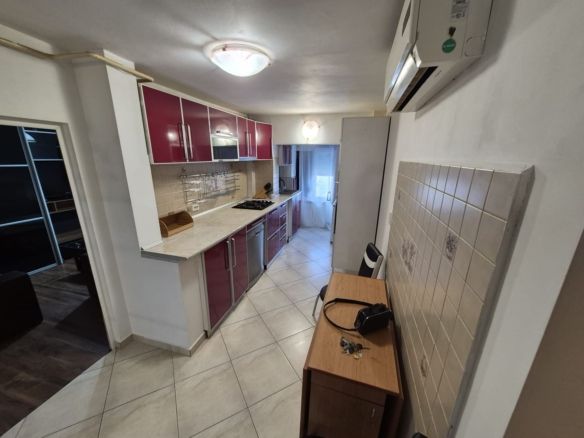De inchiriat apartament cu 3 camere, etaj 3, Micro 16, 450 euro - foto 2