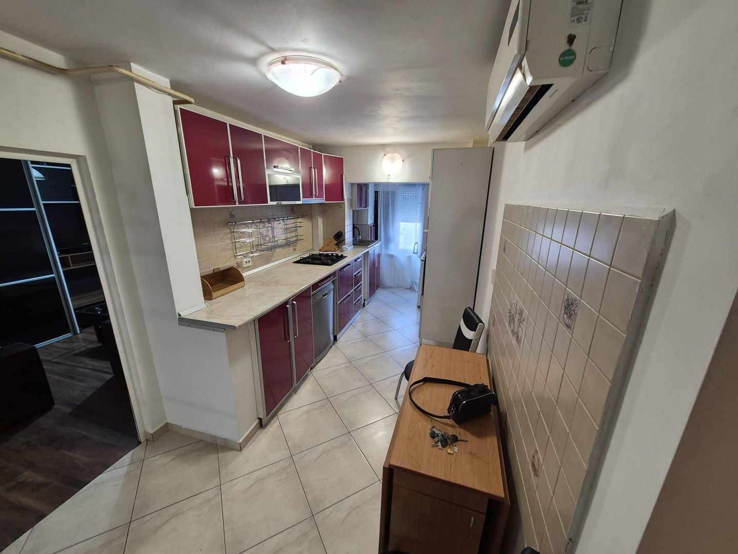 De inchiriat apartament cu 3 camere, etaj 3, Micro 16, 450 euro - foto 2