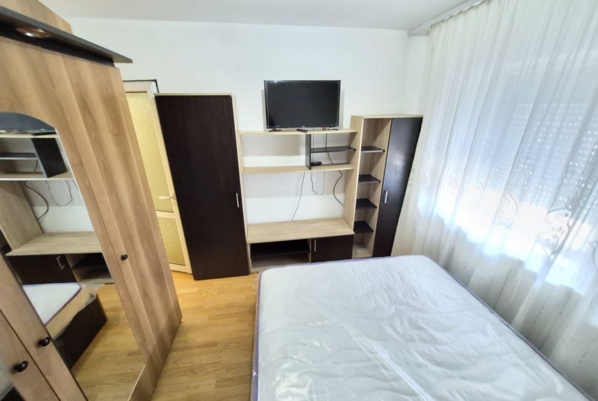 De inchiriat apartament cu 3 camere, etaj 3, Micro 16, 450 euro - foto 6