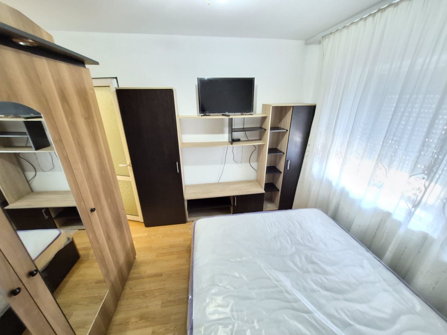 De inchiriat apartament cu 3 camere, etaj 3, Micro 16, 450 euro - foto 6