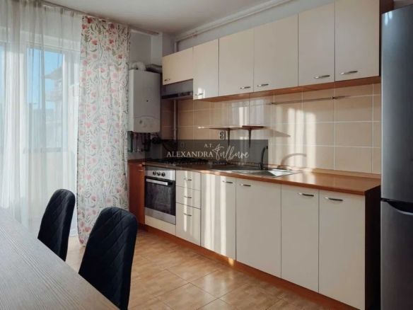 Apartament de vanzare, 2 camere, etaj intermediar, balcon, parcare - Imagine principala