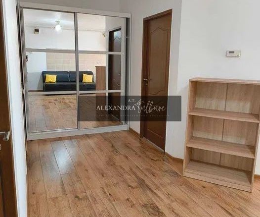 Apartament de vanzare, 2 camere, etaj intermediar, balcon, parcare - foto 3
