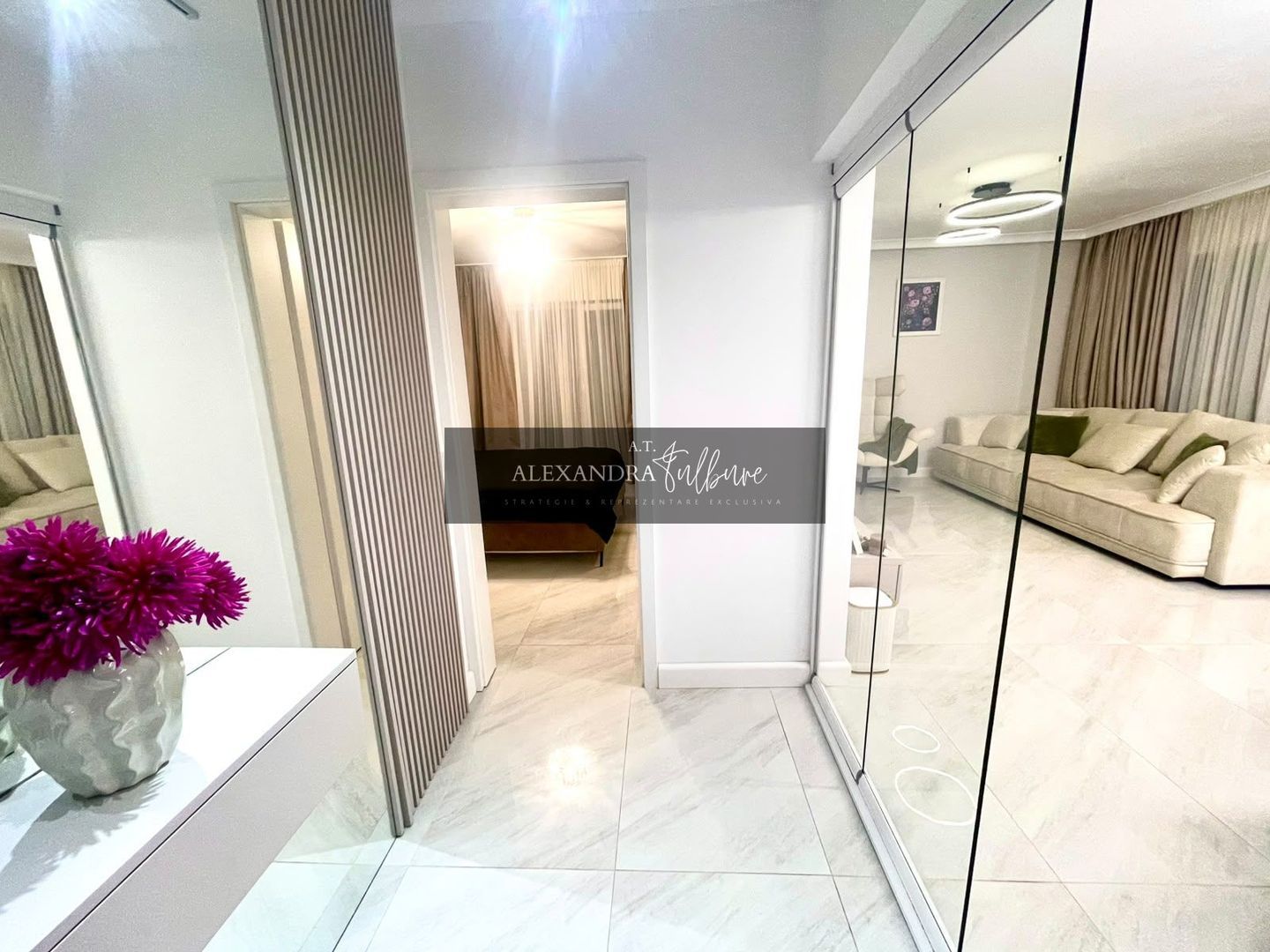 Apartament 2 camere decomandate, etaj intermediar, terasa, parcare - foto 4