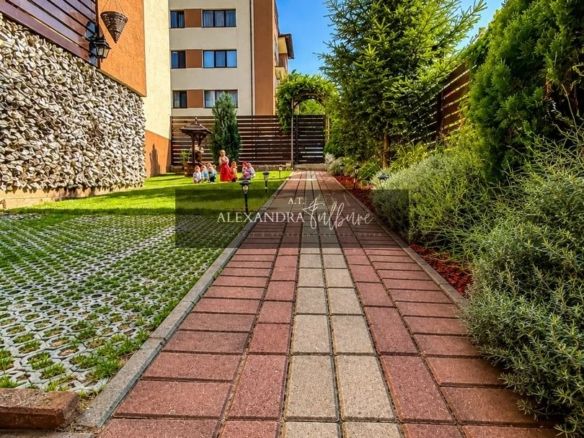 Apartament 3 camere, curte, boxa, parcare, Sub Cetate - Imagine principala