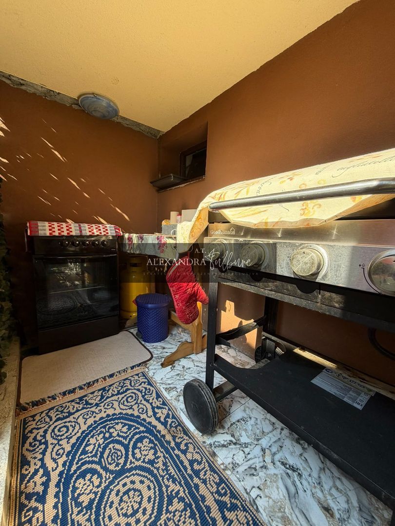 Apartament 3 camere, curte, boxa, parcare, Sub Cetate - foto 2