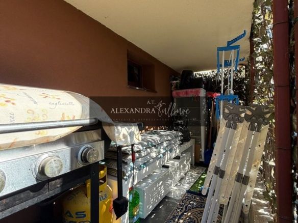 Apartament 3 camere, curte, boxa, parcare, Sub Cetate - foto 3