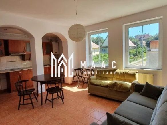 Casa cu 4 apartamente / 9 camere | Ultracentral | Curte - Imagine principala