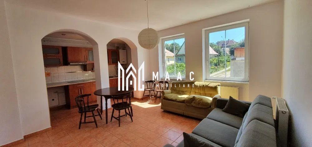 Casa cu 4 apartamente / 9 camere | Ultracentral | Curte - Imagine principala