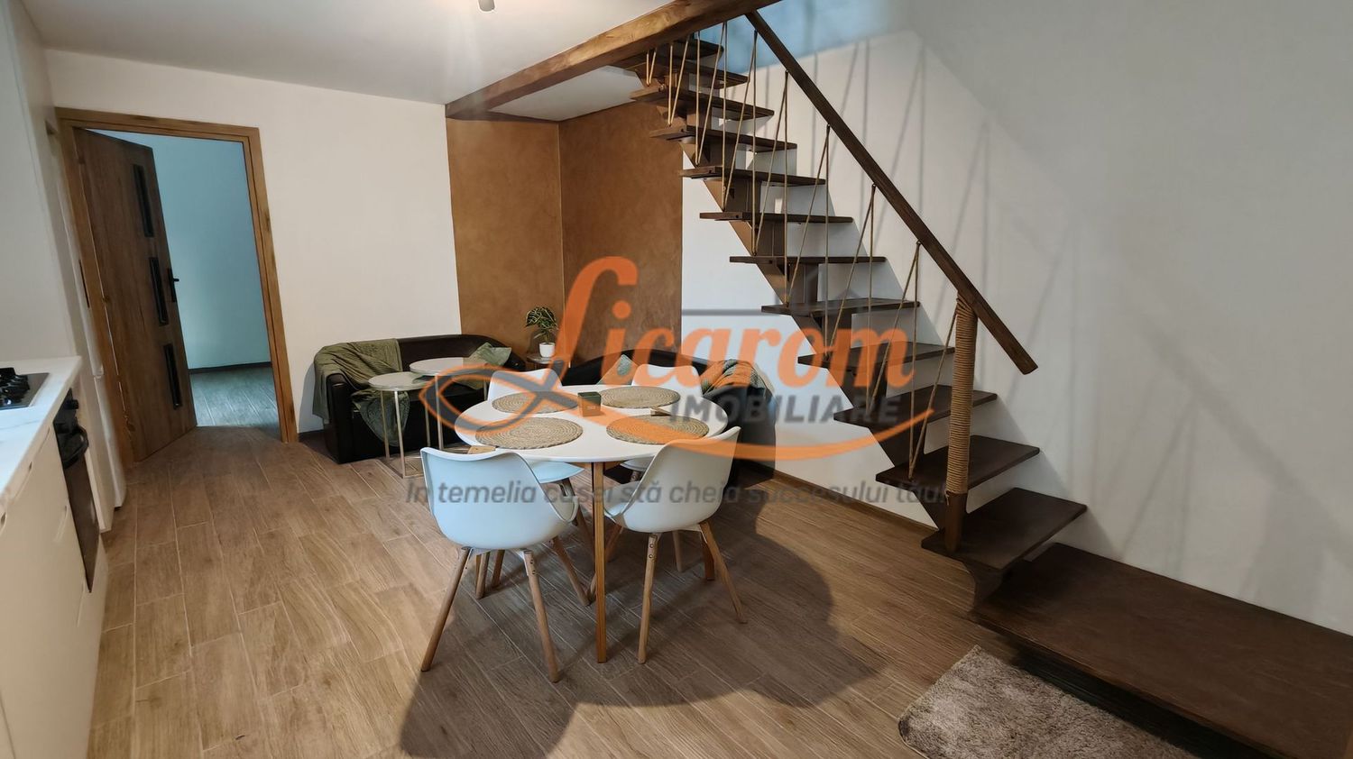 Apartament tip Casa 4 camere strada Carpatilor,totul nou. - foto 3