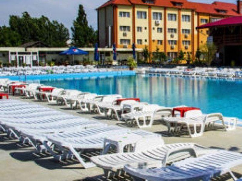 Pensiune restaurant , piscina, salon de evenimente de vanzare - foto 2