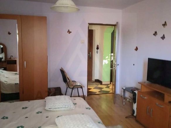 Apartament 2 camere 45 mp utili renovat etaj 3 in Cisnadie