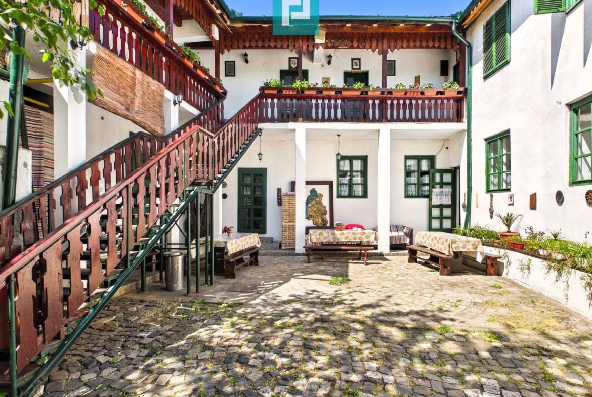 Pensiune 18 Camere cu Restaurant - Cetatea Oradea - foto 2