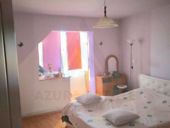 Apartament 2 camere 45 mp utili renovat etaj 3 in Cisnadie - foto 2