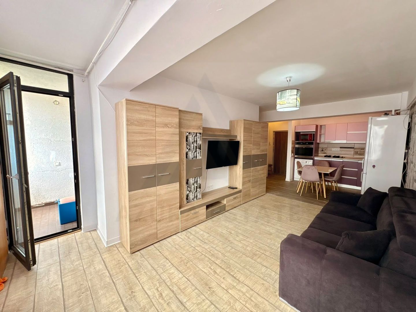 Apartament modern 2 camere cu balcon și 2 lifturi în Doamna Stanca - foto 3 Apartament modern 2 camere cu balcon și 2 lifturi în Doamna Stanca - foto 3