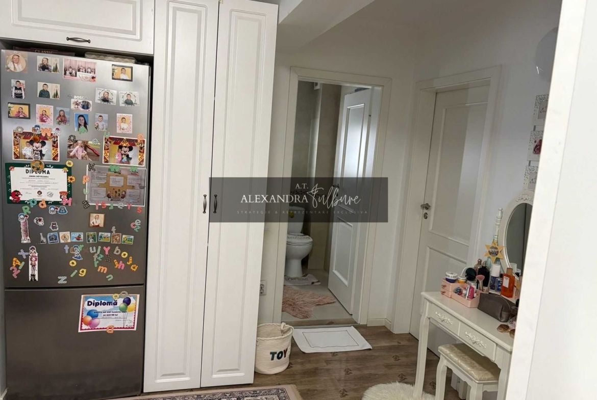 Apartament 3 camere, 2 balcoane, etaj intermediar - foto 5