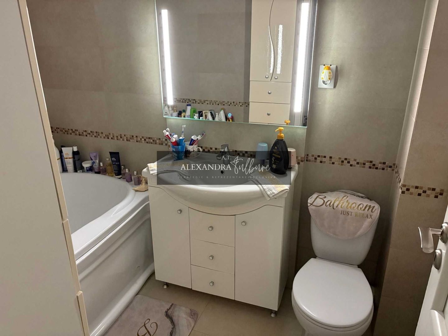 Apartament 3 camere, 2 balcoane, etaj intermediar - foto 7