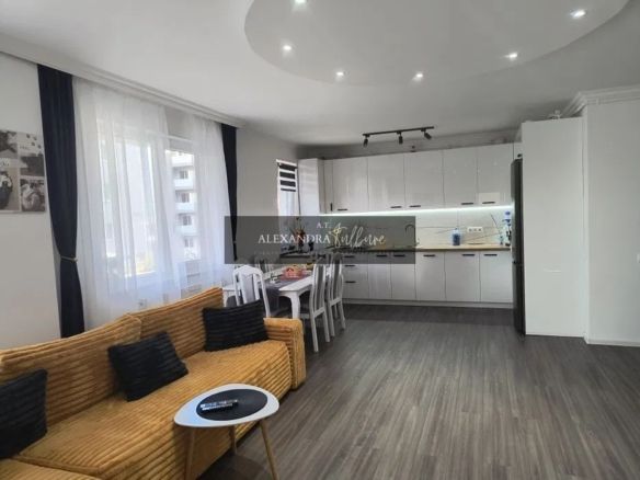 Apartament 3 camere, 2 bai, balcon, Teilor - Imagine principala