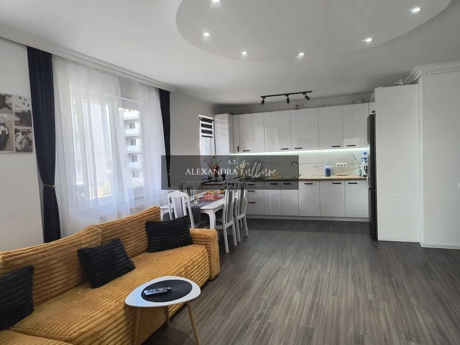 Apartament 3 camere, 2 bai, balcon, Teilor - Imagine principala