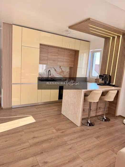 Apartament de vanzare cu 3 camere, 2 bai, balcon, garaj - foto 5