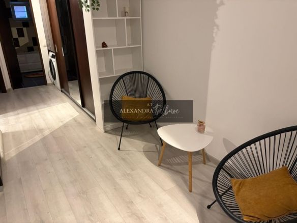 Apartament 2 camere decomandate, etaj intermediar, balcon, parcare - foto 2