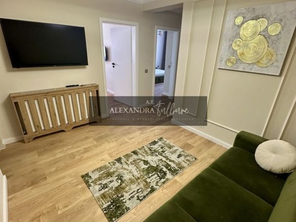 Apartament de vanzare 3 camere decomanda, balcon, parcare - Imagine principala
