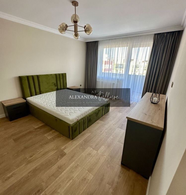 Apartament de vanzare 3 camere decomanda, balcon, parcare - foto 4
