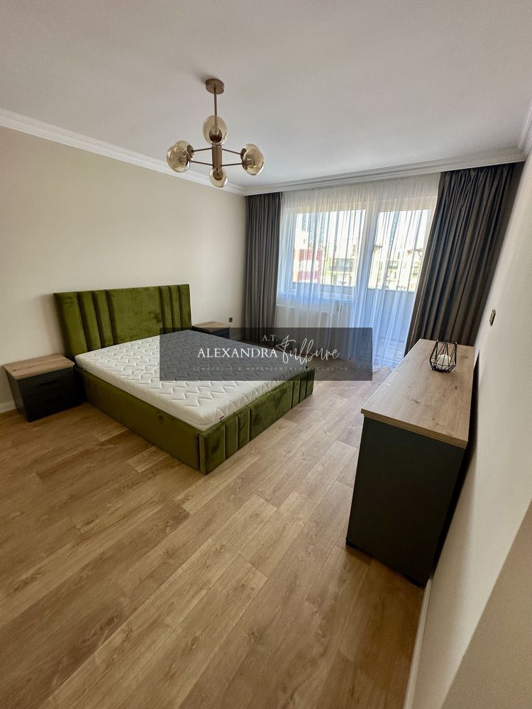 Apartament de vanzare 3 camere decomanda, balcon, parcare - foto 4
