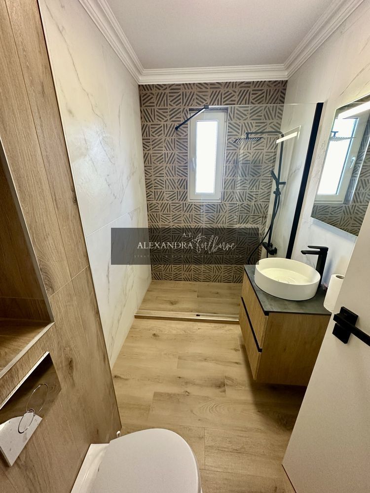 Apartament de vanzare 3 camere decomanda, balcon, parcare - foto 6