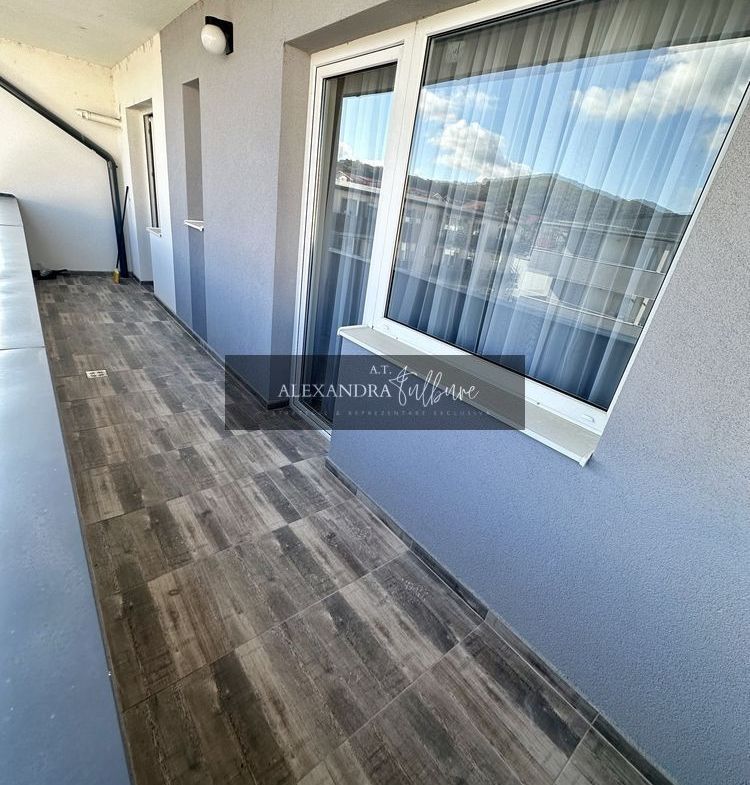 Apartament de vanzare 3 camere decomanda, balcon, parcare - foto 7