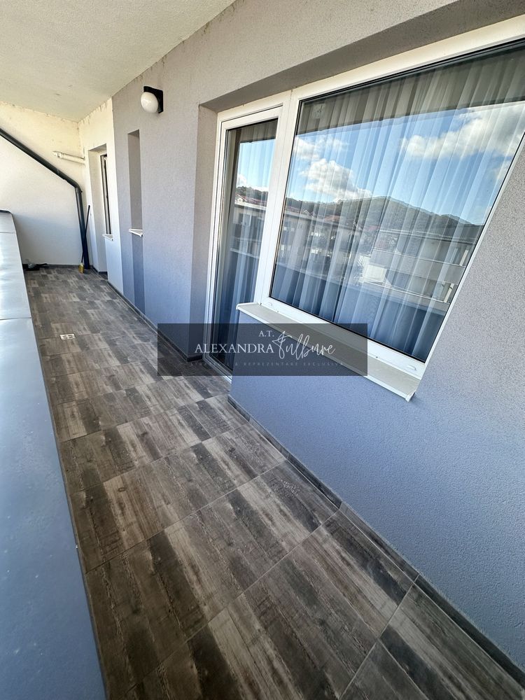 Apartament de vanzare 3 camere decomanda, balcon, parcare - foto 7