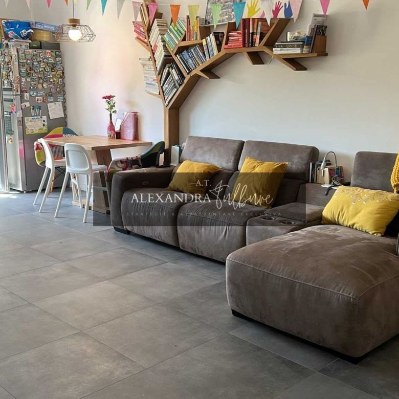 Apartament de vanzare 3 camere, 2 bai, gradina, parcare, Poligon - Imagine principala